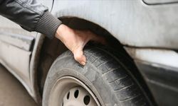 Onikişubat’ta gece yarısı araçların lastikleri kesildi