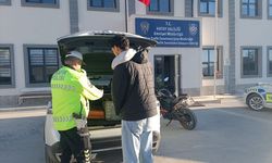 Trafikte akrobatik hareketler yapan motosikletliye 46 bin lira ceza kesildi