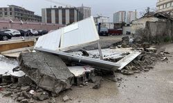 Hatay'da şiddetli rüzgar hayatı olumsuz etkiledi