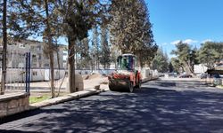 Yenişehir Mahallesi’nde asfalt yenileme çalışmaları sürüyor