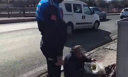 Kayseri'de iki dilencinin çöpten topladıkları yiyecekleri evlerinden getirdikleri belirlendi