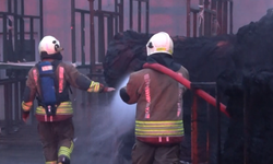 Kahramanmaraş’ta yangına müdahale eden itfaiye eri darbedildi!