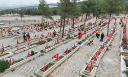 Kahramaraş’ta Bayramın İlk Durağı Yine "Hüznün Adresi" Oldu