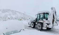 Büyükşehir Ekiplerinden Kırsalda Kar Mesaisi