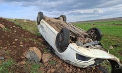 Şanlıurfa'da devrilen otomobildeki uzman çavuş hayatını kaybetti