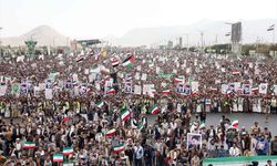 Yemen'deki Husiler, Hamaney'in öldürülmesini protesto etti