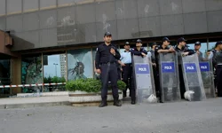 İsrail Konsolosluğu Yakınında Silahlı Çatışma! 2 Polis Memuru Yaralandı