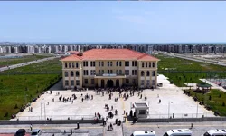 Depremzede Çocuklar Yeni Okullarında İlk 23 Nisan’ı Kutladı