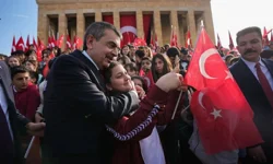 Bakan Tekin Anıtkabir'de 23 Nisan Mesajı Verdi