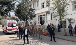 CANLI: Ayser Çalık Ortaokulu'na Silahlı Saldırı!