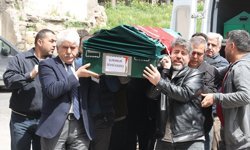 Öğretmen Babanın Yürek Yakan Vedası: Şuranur Toprağa Verildi