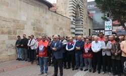 Kahramanmaraş'taki saldırıda hayatını kaybedenler için pek çok ilde gıyabi cenaze namazı kılındı