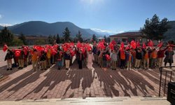 Türkiye Yasta: Kahramanmaraş’taki Şehitler İçin Okullarda Tören Düzenlendi!