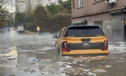 Adana'da sağanak ve dolu hayatı olumsuz etkiledi