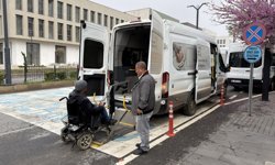 Büyükşehir, Sınav Günü de Özel Gereksinimli Vatandaşları Yalnız Bırakmadı