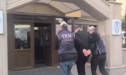 Ameliyatla yüzünü değiştirdi, ülkeye girer girmez kıskıvrak yakalandı!