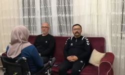 Şahbaz Derneği’nin Ziyaretiyle Güllü Hanım Akülü Sandalyesine Kavuştu