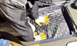 Şanlıurfa'da valiz içerisinde 2 kilo 400 gram eroin ele geçirildi