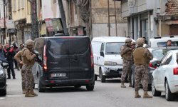 Gaziantep'te rehin aldığı 3 kişiden birini yaralayan firari hükümlü operasyonla yakalandı