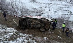 Artvin'de ambulans uçuruma devrildi: 1 kişi öldü, 4 kişi yaralandı