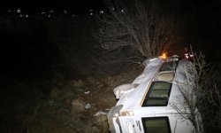 Malatya'da Maden İşçi Servisi Devrildi: 2 Ölü, Çok Sayıda Yaralı Var!