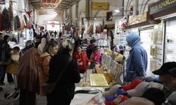 Hafta sonunda vatandaşlar çarşıya akın etti