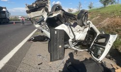 Şanlıurfa'da otomobil ile hafif ticari aracın çarpıştığı kazada 3 kişi öldü, 5 kişi yaralandı