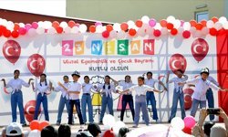 22 NİSAN OKULLAR TATİL Mİ? 23 NİSAN KUTLAMALARI İPTAL Mİ OLDU?