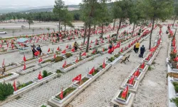 Kahramanmaraş’ta Bayramın En Hüzünlü Durağı Şehitlikler Oldu