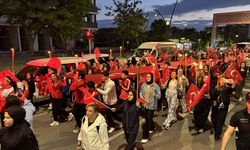 Kahramanmaraş'ta 19 Mayıs Coşkusu! Yüzlerce Kişi Fener Alayı ve Bayrak Yürüyüşüne Akın Etti
