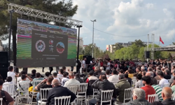 Mardin 1969 Spor taraftarları, AKEDAŞ Kahramanmaraş İstiklalspor maçını dev ekranda izledi