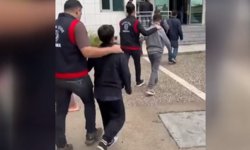 Adana'da sokakta yaşayan kişiyi darbeden çocuğa "ev hapsi" verildi