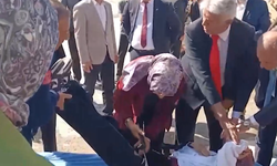 Konya'da törende bayılan öğrenciye ilk müdahaleyi doktor Belediye Başkanı yaptı