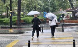 Türkiye Genelinde Fırtına ve Sağanak Alarmı! Meteoroloji'den 13 İl İçin Sarı Kod!
