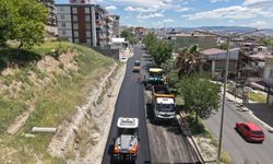 Büyükşehir, Doğukent Yolunda Asfalt Mesaisini Sürdürüyor