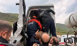 Siirt'te bariyere çarpan beton mikseri sürücüsü ağır yaralandı