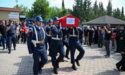 Trafik kazasında şehit olan uzman çavuşun cenazesi Adana'da son yolculuğuna uğurlandı