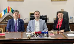AK Parti Genel Başkan Yardımcısı Şen, Kırşehir İl Başkanlığını Ziyaret Etti