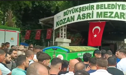 Adana'da babasının tabancayla vurarak öldürdüğü gencin cenazesi defnedildi