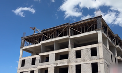 Kayseri'de inşaatın 4. katından düşen işçi ağır yaralandı