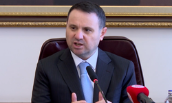 Bakan Gürlek, Bağımlılık ile Mücadele ve Eğitim Derneği Temsilcilerini Kabul Etti