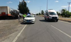 Kilis'te elektrik direğine çarpan araçtaki 1 kişi yaralandı