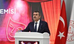 Milli Eğitim Bakanı Tekin, Maarif Tiyatro Akademisi'nin Sertifika Törenine Katıldı