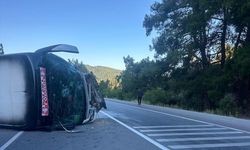 Antalya'da otobüs ile otomobil çarpıştı: 1 kişi öldü, 12 kişi yaralandı