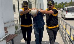 Adana'da "uyuşturucu ticareti" suçundan aranan hükümlü çarşıda gezerken yakalandı
