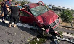Osmaniye'de bariyere çarpan otomobildeki 5 kişi yaralandı