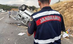 Adıyaman'da otomobil ile hafif ticari araç çarpıştı, 5 kişi yaralandı