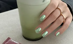 Chrome Tırnak Modelleri ile Parlak Nail Art Tarzını Yakala