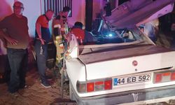 Mardin'de otomobil ile traktörün çarpıştığı kazada 1'i çocuk 4 kişi yaralandı