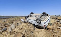 Şanlıurfa'da şarampole devrilen otomobildeki 4 kişi yaralandı